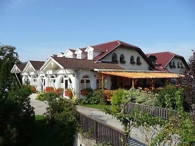Tarján Sziget Hotel&Restaurant מראה חיצוני תמונה